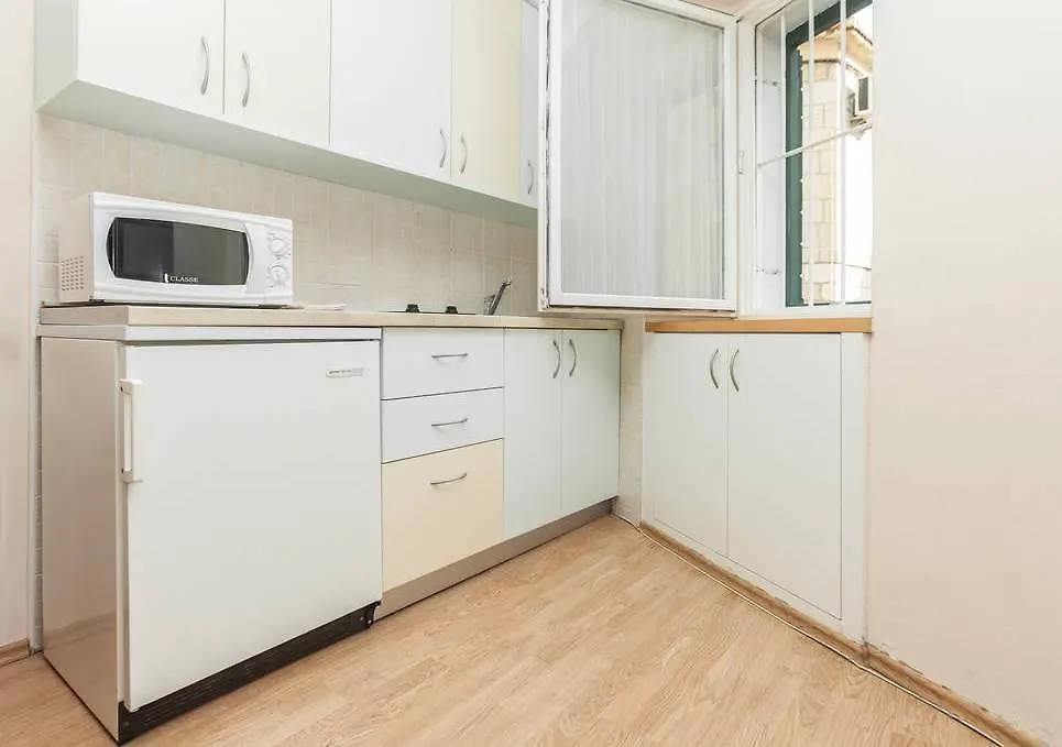 Central Square Apartment Split 0*,