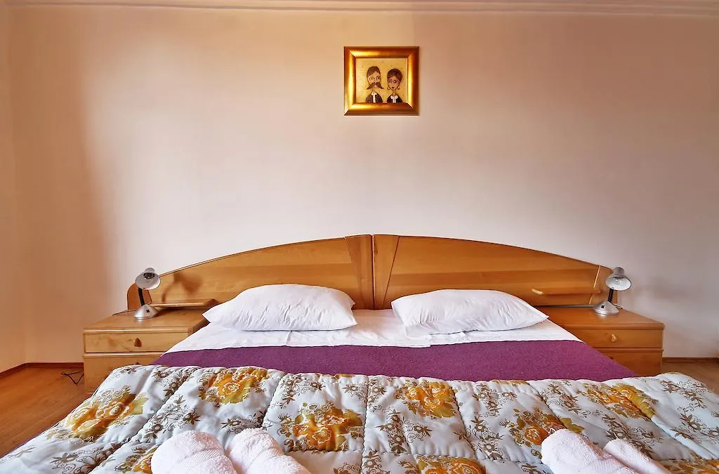 Central Square Apartment Split